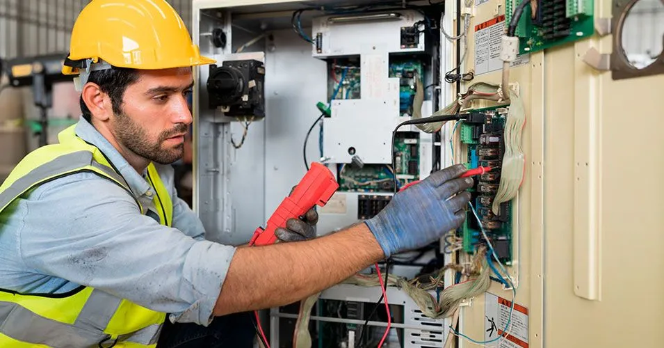 NR10: Por que investir no curso de Segurança em Instalações Elétricas?